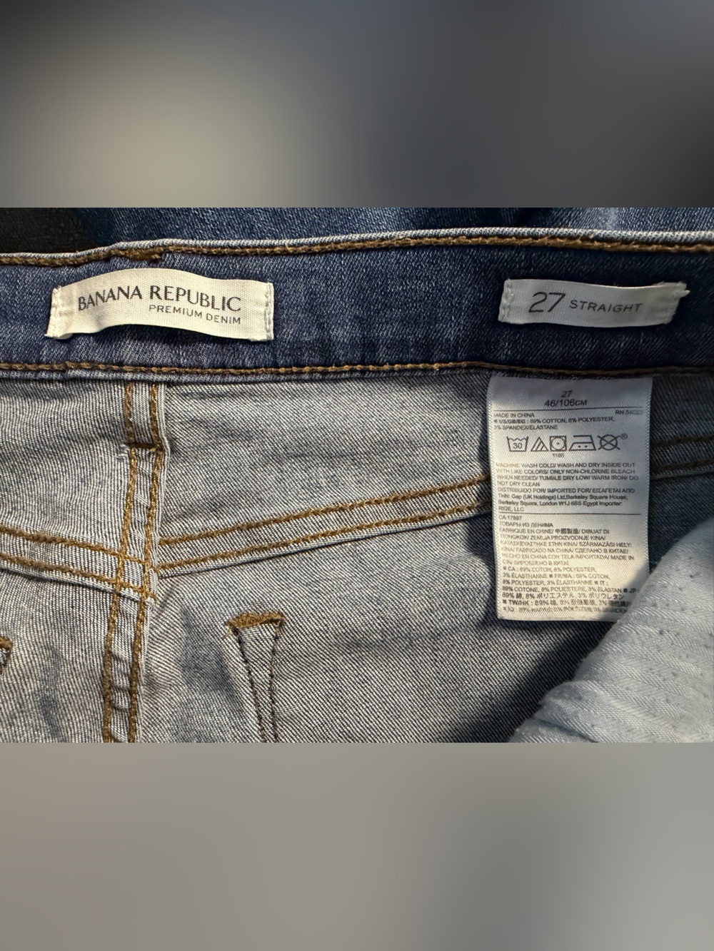 Banana Republic Premium Denim Women’s Straight-Leg Distressed Jeans, Size 27. - Picture 4 of 4
